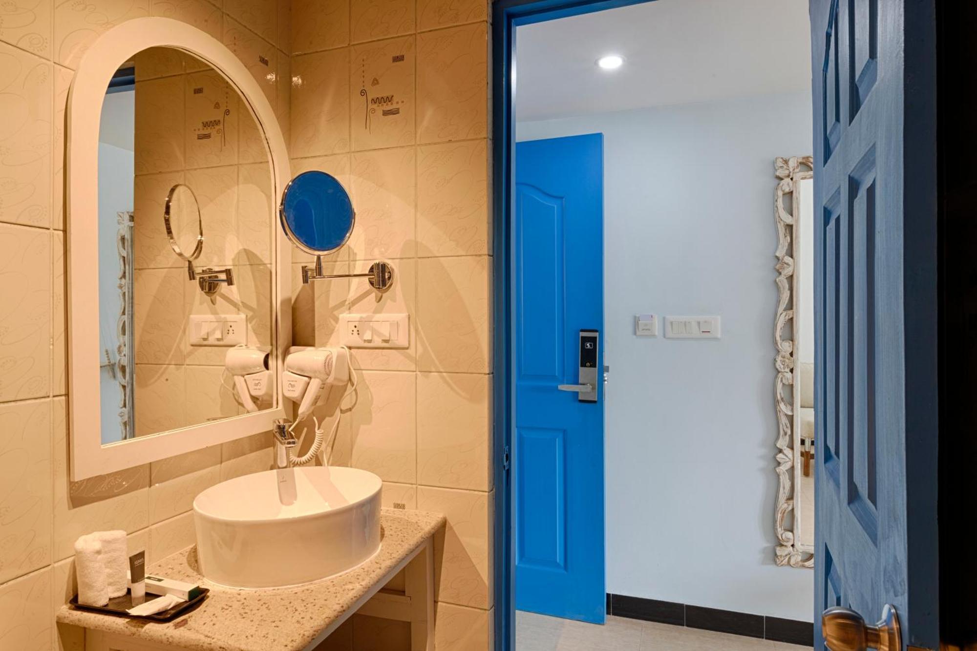 فندق Azalea By Stone Wood Premier فاكا المظهر الخارجي الصورة